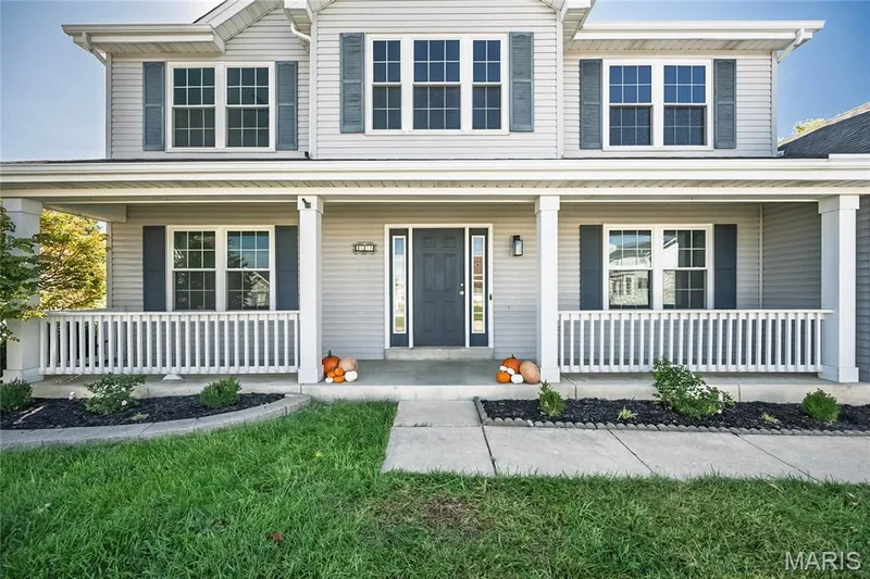 Cozy covered front porch — 117 Black Lantern Trail, St Peters, MO 63376