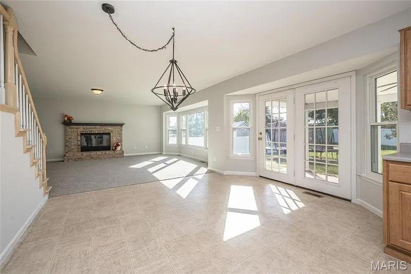 Breakfast table or large island? Your choice! — 117 Black Lantern Trail, St Peters, MO 63376