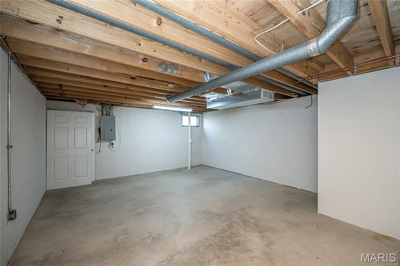 Spacious lower level ready for finishing or for additional storage — 117 Black Lantern Trail, St Peters, MO 63376
