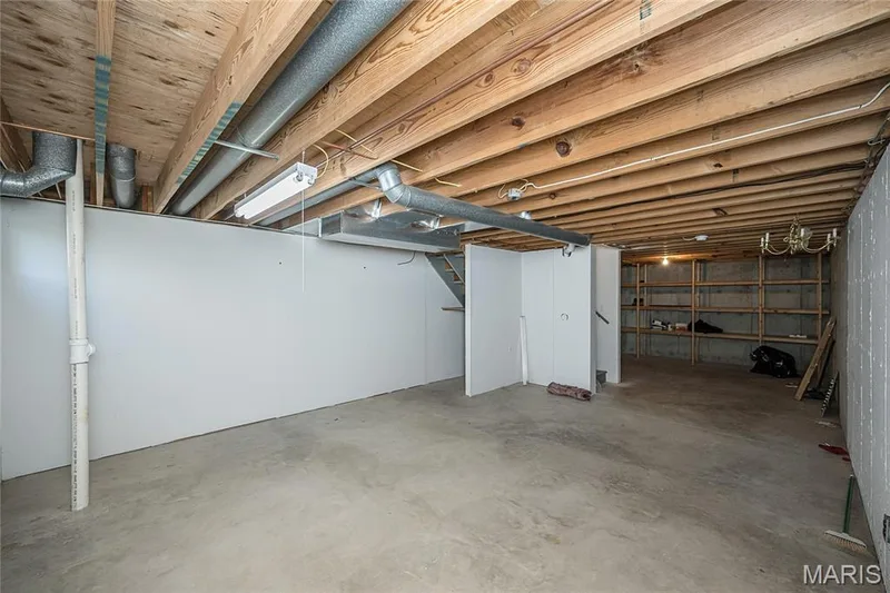 Built in shelving — 117 Black Lantern Trail, St Peters, MO 63376