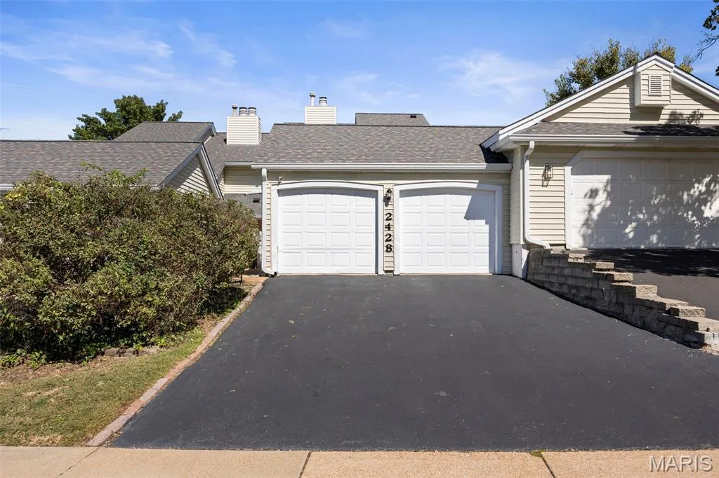 2428 Claymoor Drive, Chesterfield, MO 63017 — listing photo 1 of 46
