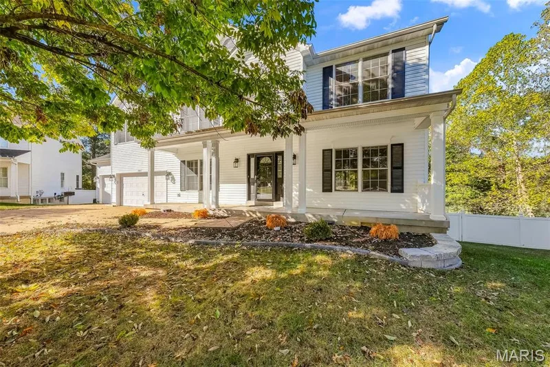 524 Hartford Valley Drive, Wentzville, MO 63385 — listing photo 2 of 85