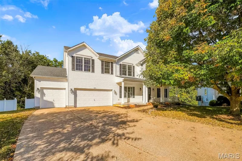 524 Hartford Valley Drive, Wentzville, MO 63385 — listing photo 3 of 85