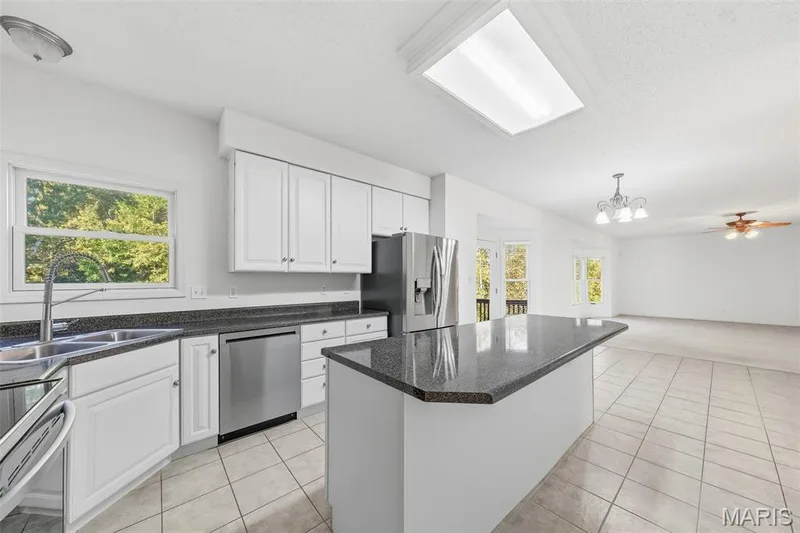 524 Hartford Valley Drive, Wentzville, MO 63385 — listing photo 24 of 85