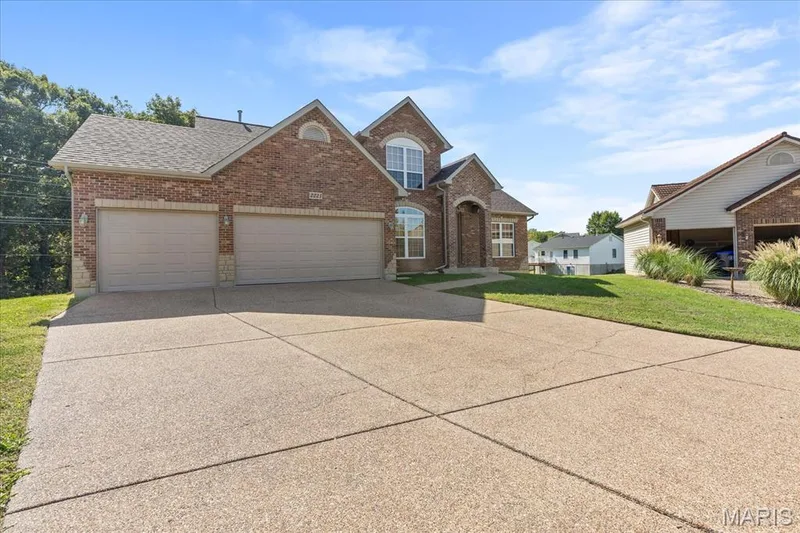 2221 Homefield Grove Drive, O'Fallon, MO 63366 — listing photo 2 of 38