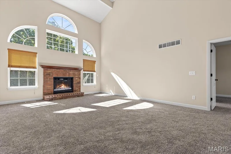 2221 Homefield Grove Drive, O'Fallon, MO 63366 — listing photo 5 of 38