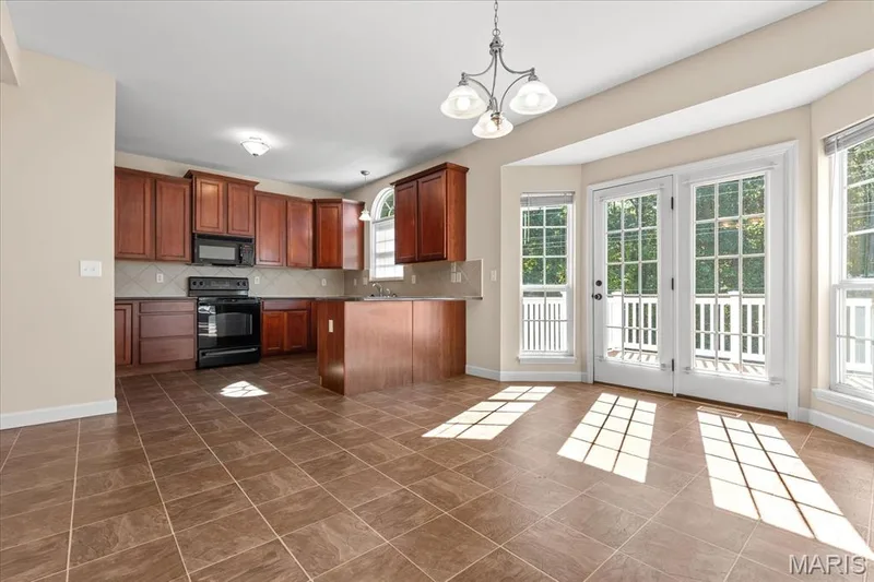 2221 Homefield Grove Drive, O'Fallon, MO 63366 — listing photo 8 of 38