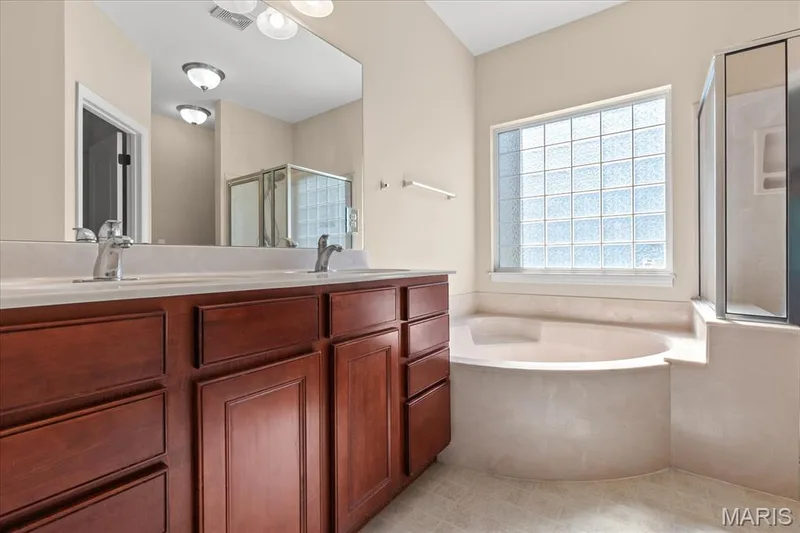 2221 Homefield Grove Drive, O'Fallon, MO 63366 — listing photo 18 of 38