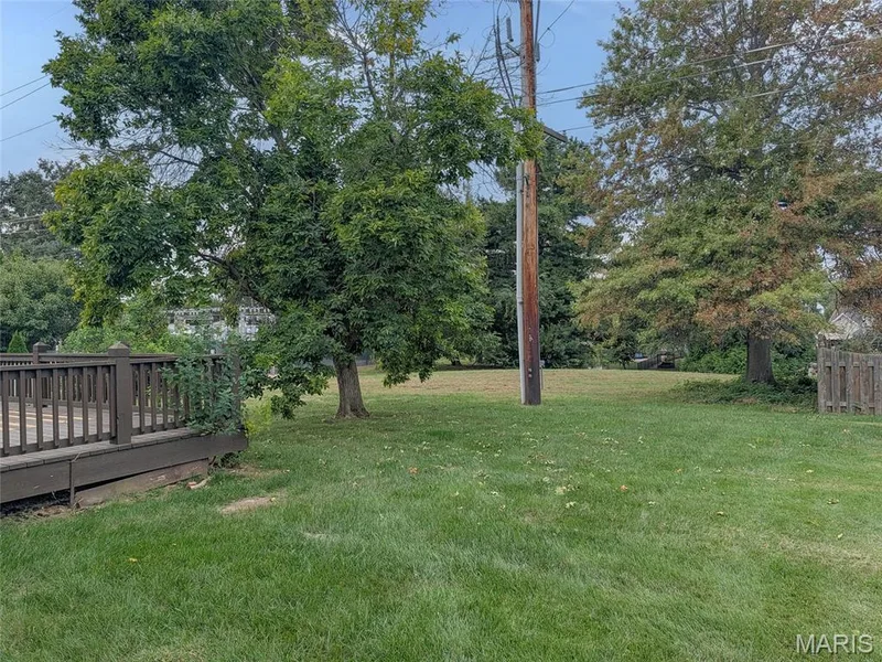 24 Huntington Parkway, St Charles, MO 63301 — listing photo 2 of 29