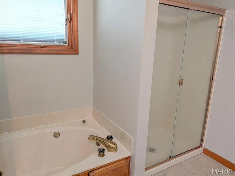 24 Huntington Parkway, St Charles, MO 63301 — listing photo 9 of 29