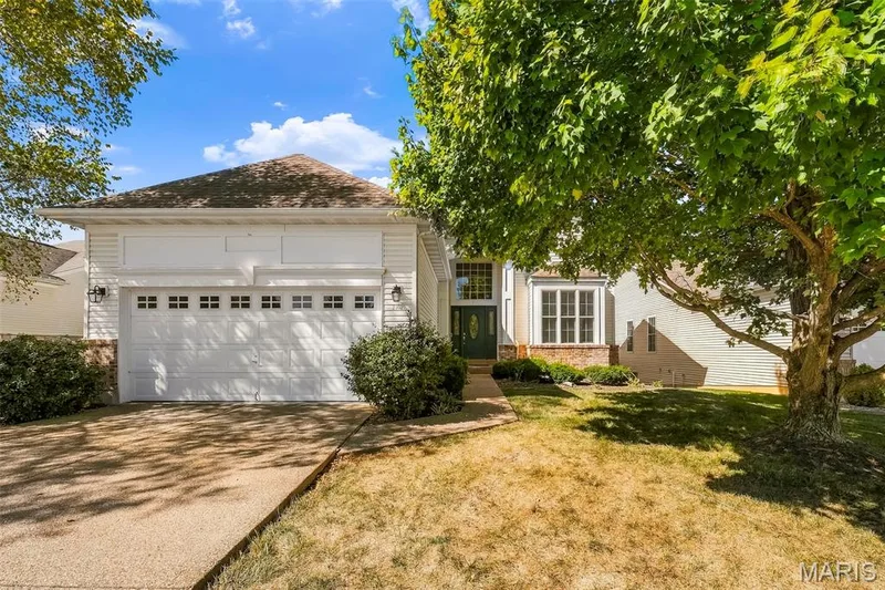 2102 Hawks Landing Drive, Lake St. Louis, MO 63367 — listing photo 2 of 91