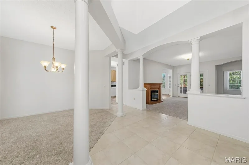 2102 Hawks Landing Drive, Lake St. Louis, MO 63367 — listing photo 6 of 91