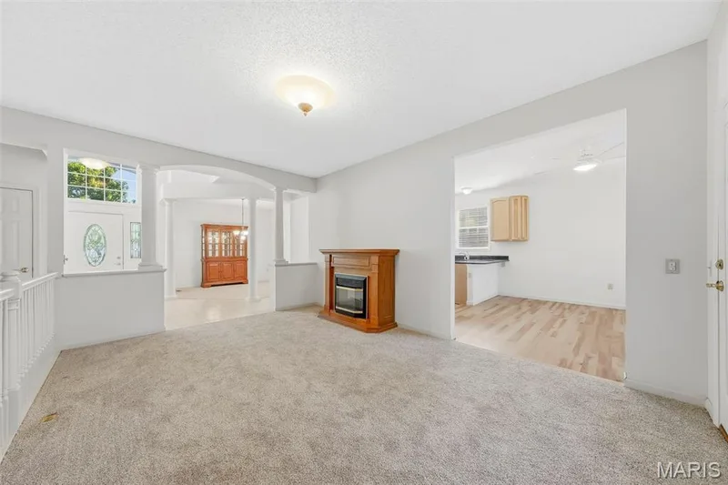 2102 Hawks Landing Drive, Lake St. Louis, MO 63367 — listing photo 15 of 91
