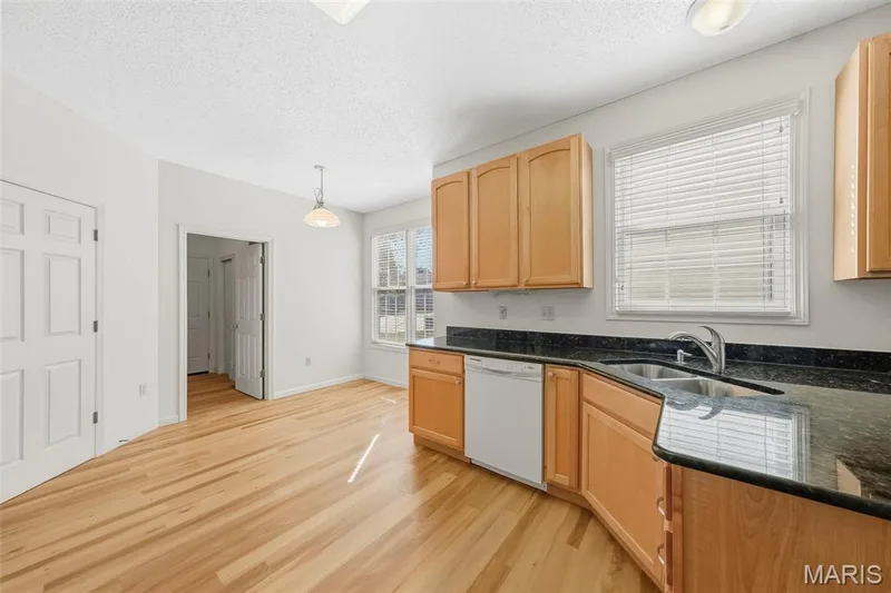 2102 Hawks Landing Drive, Lake St. Louis, MO 63367 — listing photo 22 of 91