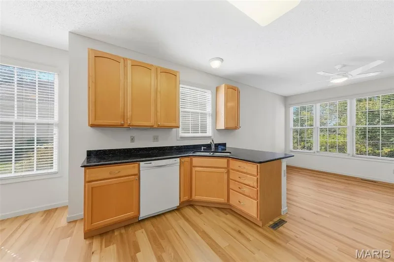 2102 Hawks Landing Drive, Lake St. Louis, MO 63367 — listing photo 25 of 91