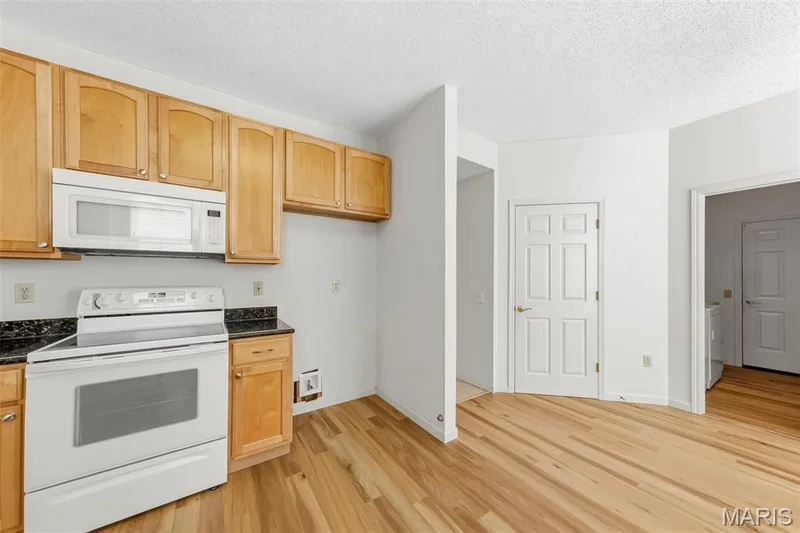 2102 Hawks Landing Drive, Lake St. Louis, MO 63367 — listing photo 26 of 91