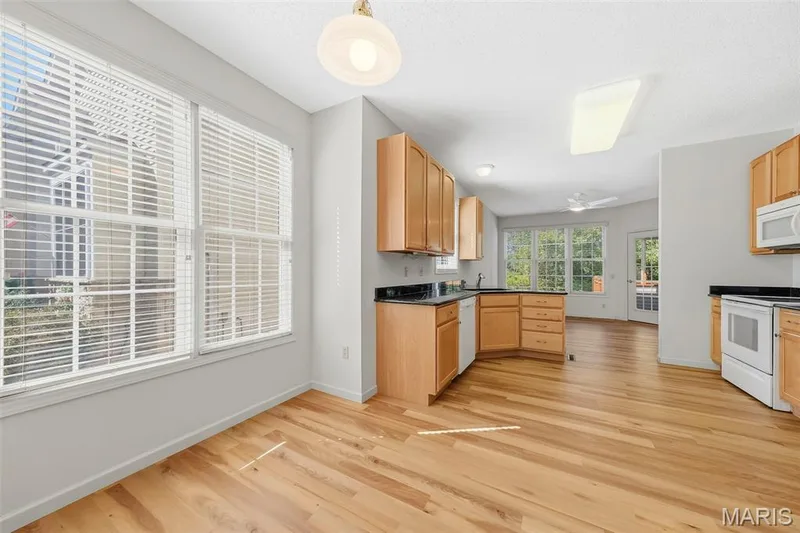 2102 Hawks Landing Drive, Lake St. Louis, MO 63367 — listing photo 29 of 91