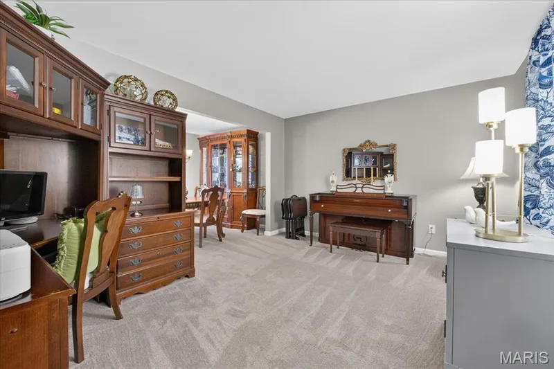 5 Cloverhill Court, St Charles, MO 63376 — listing photo 4 of 47