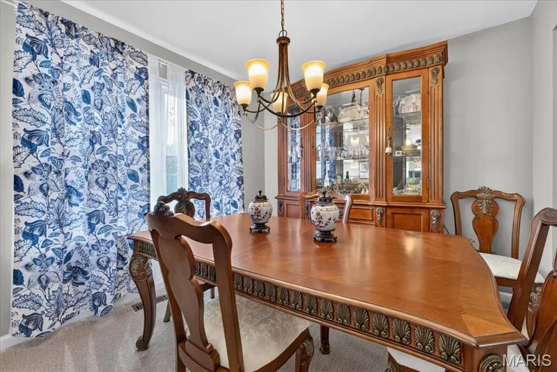 5 Cloverhill Court, St Charles, MO 63376 — listing photo 8 of 47