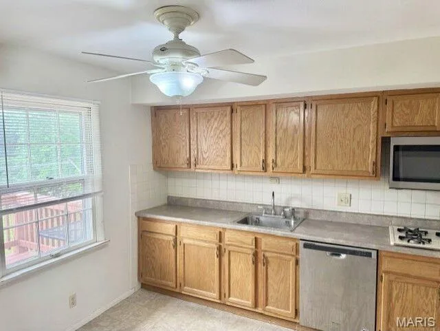 611 Thunderbird Court, Chesterfield, MO 63017 — listing photo 11 of 22