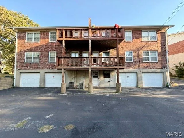 611 Thunderbird Court, Chesterfield, MO 63017 — listing photo 16 of 22
