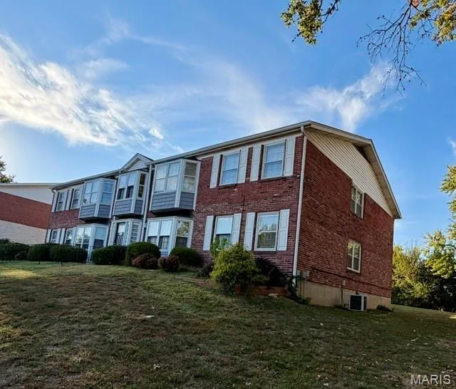 611 Thunderbird Court, Chesterfield, MO 63017 — listing photo 18 of 22