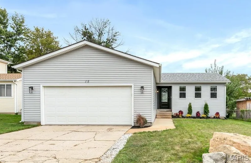 15 Laura Hill Road, St Peters, MO β listing photo 1