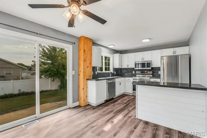 15 Laura Hill Road, St Peters, MO 63376 — listing photo 6 of 25