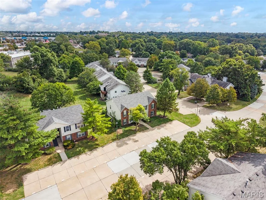 1504 Surrey Lane #C, St Peters, MO 63304 — listing photo 1 of 15
