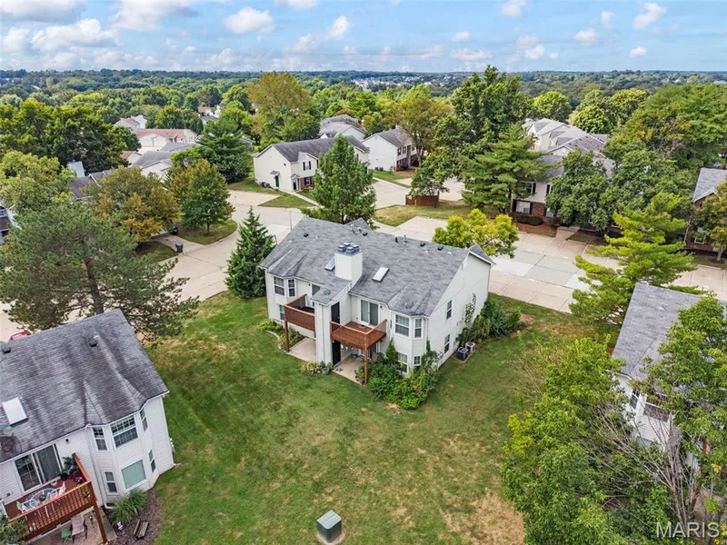 1504 Surrey Lane #C, St Peters, MO 63304 — listing photo 2 of 15