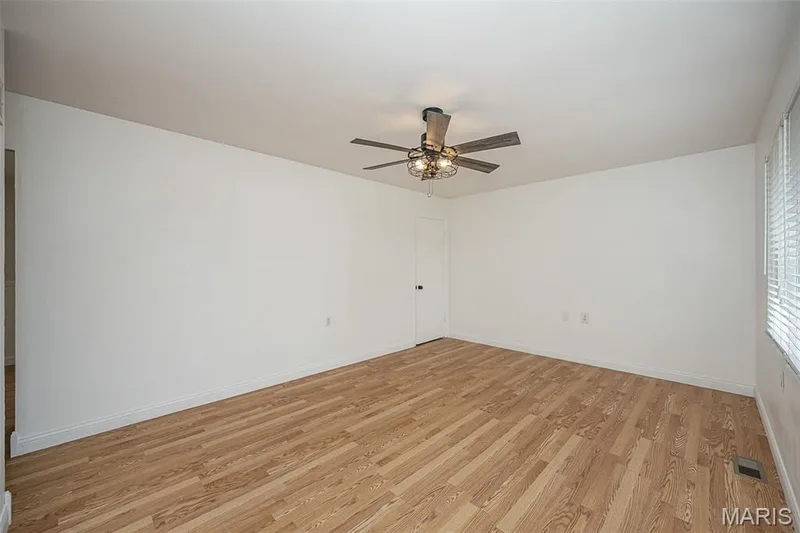 3224 Highgate Lane, St Charles, MO 63301 — listing photo 5 of 39