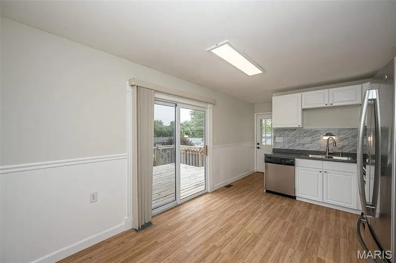 3224 Highgate Lane, St Charles, MO 63301 — listing photo 9 of 39