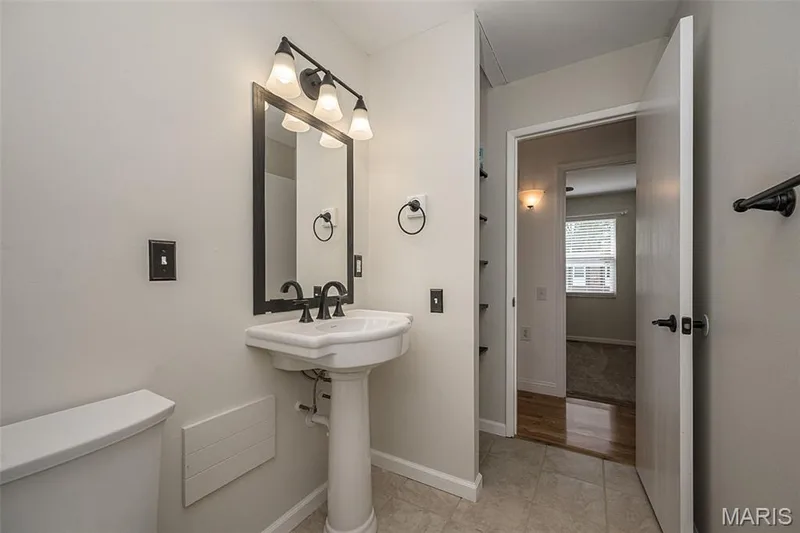 3224 Highgate Lane, St Charles, MO 63301 — listing photo 16 of 39