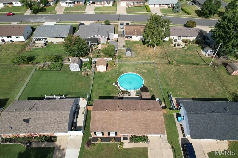 3224 Highgate Lane, St Charles, MO 63301 — listing photo 4 of 39