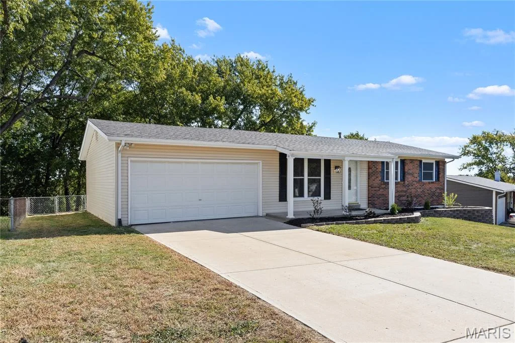 3609 Arlington Drive, St Charles, MO 63303 — listing photo 1 of 27