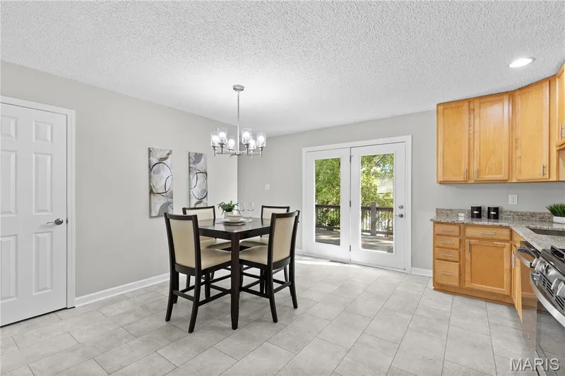 3609 Arlington Drive, St Charles, MO 63303 — listing photo 6 of 27