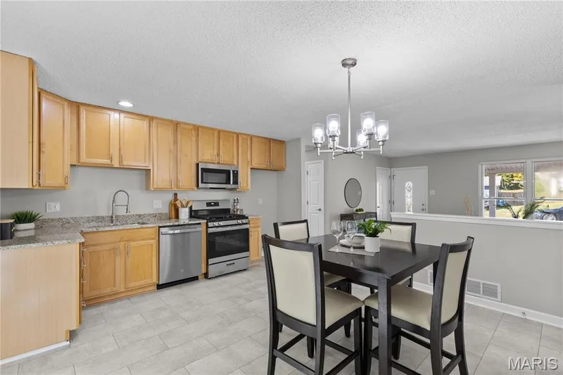 3609 Arlington Drive, St Charles, MO 63303 — listing photo 8 of 27