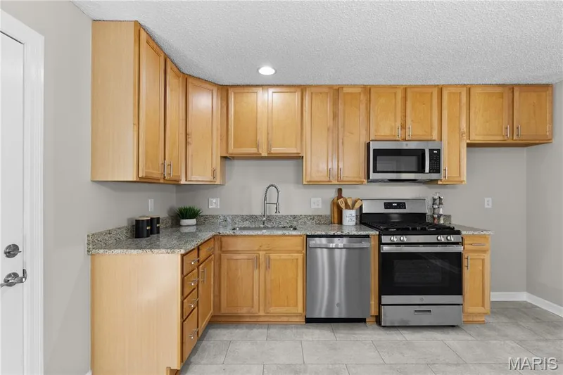 3609 Arlington Drive, St Charles, MO 63303 — listing photo 9 of 27
