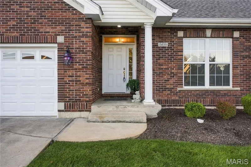 2450 Golden Bear Way #703A, Wentzville, MO 63385 — listing photo 3 of 34
