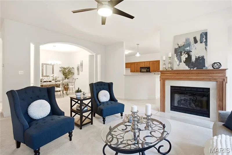 2450 Golden Bear Way #703A, Wentzville, MO 63385 — listing photo 10 of 34