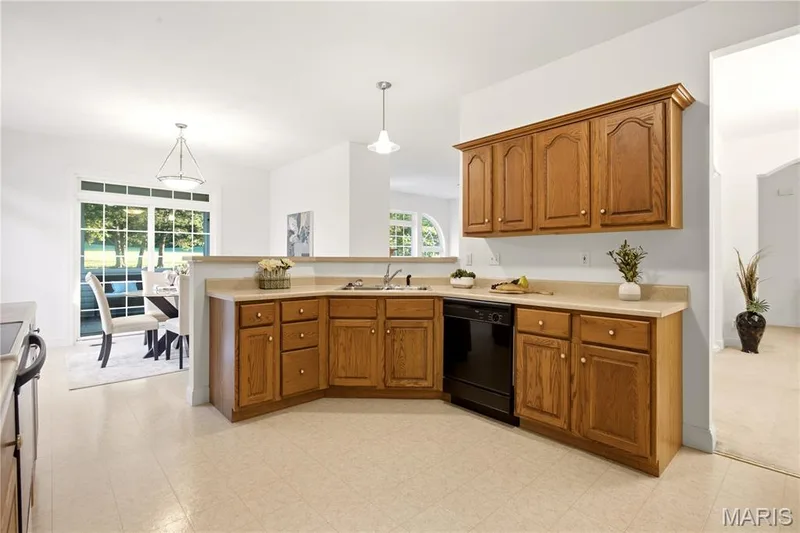 2450 Golden Bear Way #703A, Wentzville, MO 63385 — listing photo 14 of 34