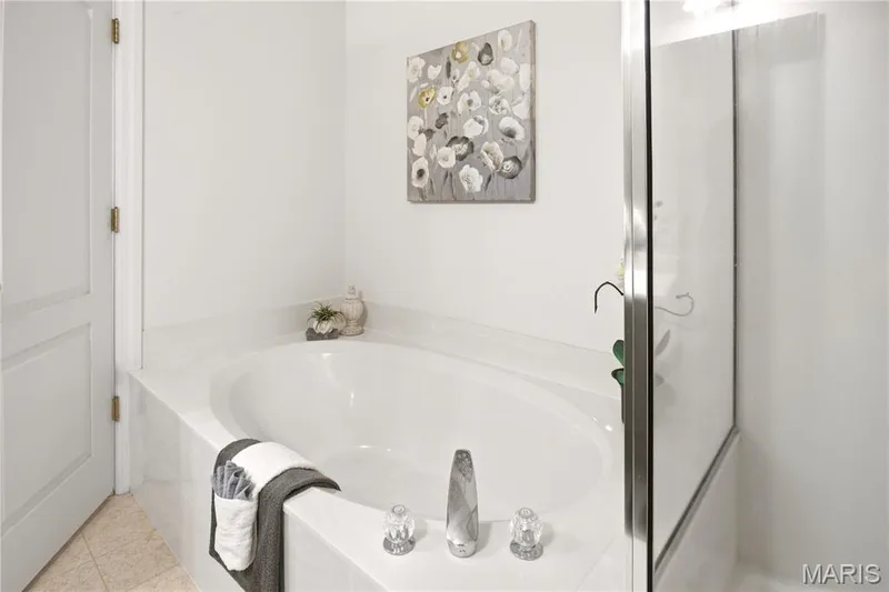 2450 Golden Bear Way #703A, Wentzville, MO 63385 — listing photo 22 of 34