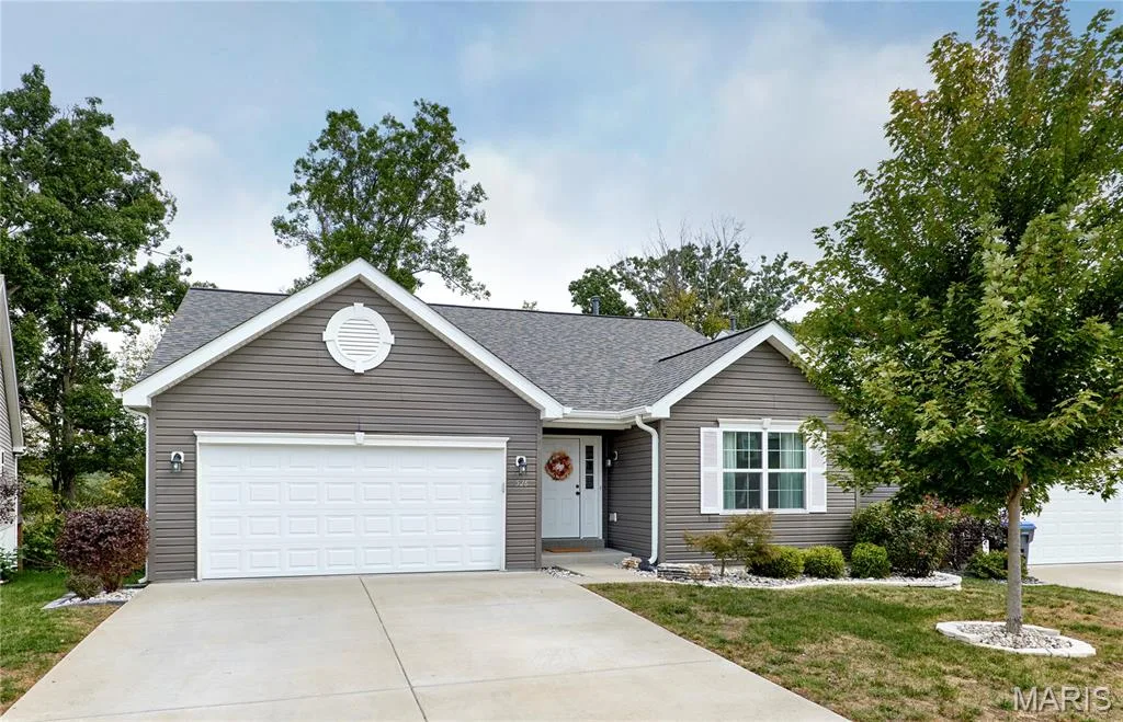 526 Brookside Forest Court, O'Fallon, MO 63366 — listing photo 1 of 32