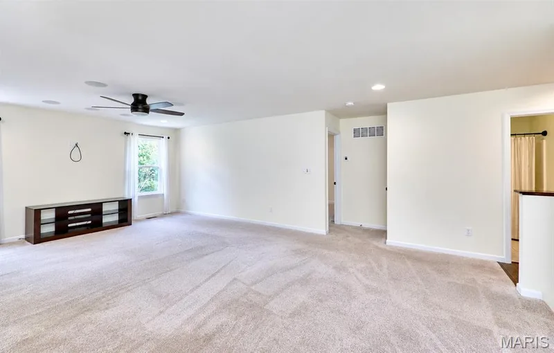526 Brookside Forest Court, O'Fallon, MO 63366 — listing photo 7 of 32