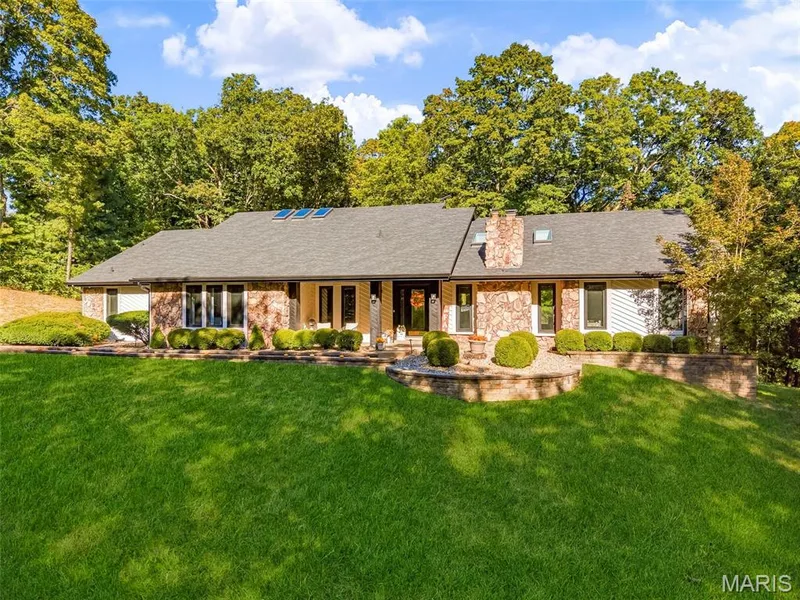 2 Deer Field Ridge Road, Chesterfield, MO 63005 — listing photo 2 of 73