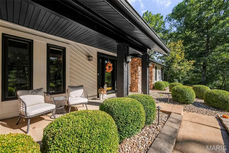 2 Deer Field Ridge Road, Chesterfield, MO 63005 — listing photo 5 of 73