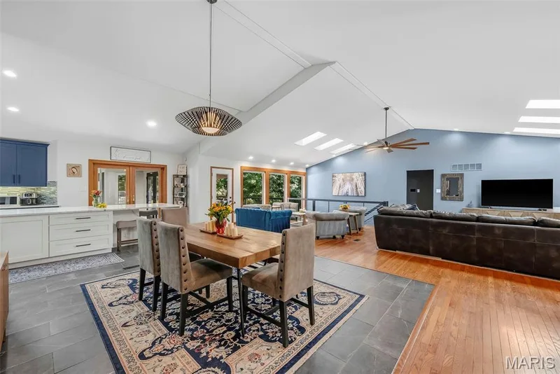 2 Deer Field Ridge Road, Chesterfield, MO 63005 — listing photo 12 of 73