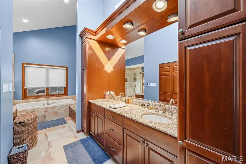 2 Deer Field Ridge Road, Chesterfield, MO 63005 — listing photo 29 of 73