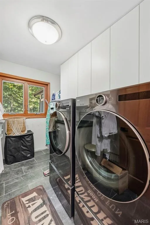 Main Floor Laundry — 2 Deer Field Ridge Road, Chesterfield, MO 63005