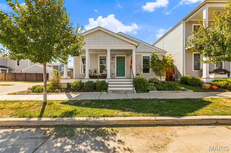 6002 Suntan Drive, St Charles, MO 63301 — listing photo 3 of 49